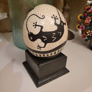 Handcrafted African Art Egg – Winke, South Africa